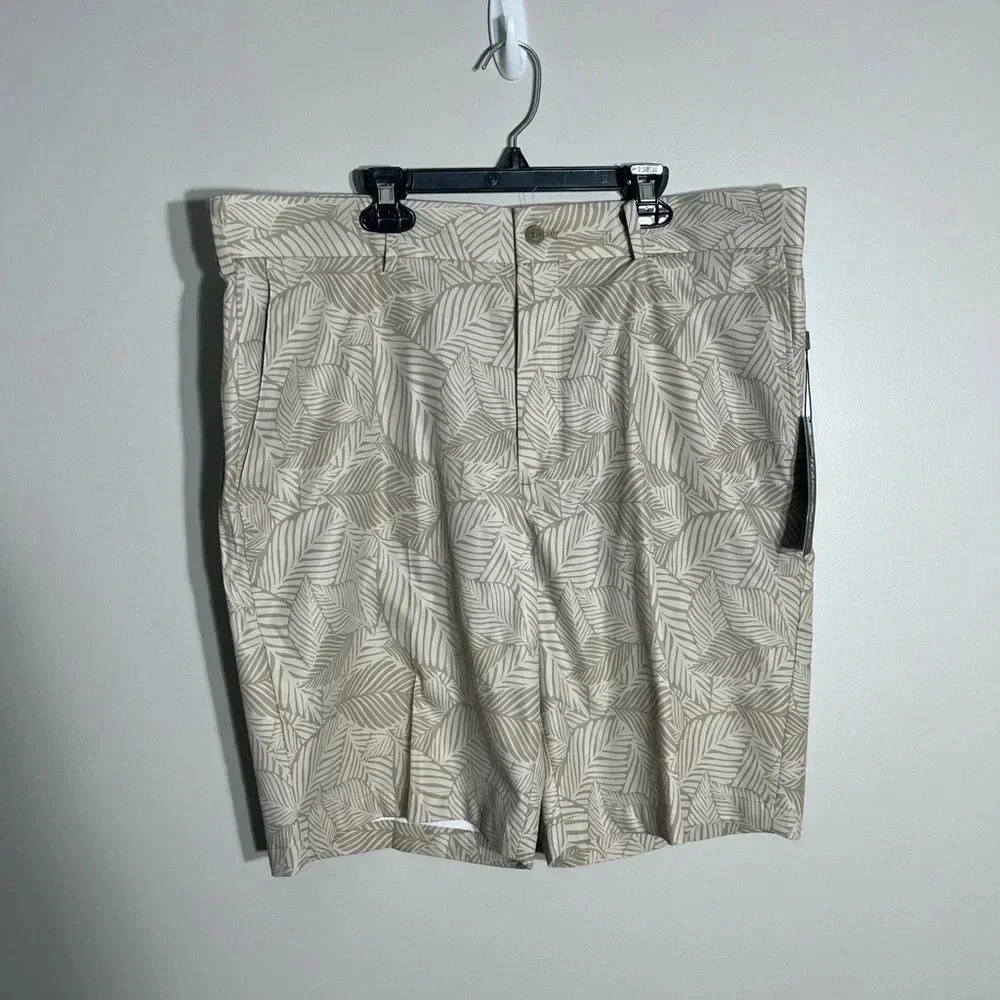 NWT! Walter Hagen Tan Leaf‎ Print Hybrid Shorts Size 38